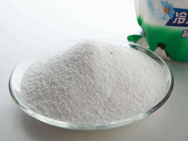 洗滌劑中使用的熒光增白劑有何特點？